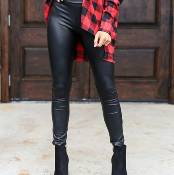 LOFT Pants - 🌸 LOFT faux leather leggings